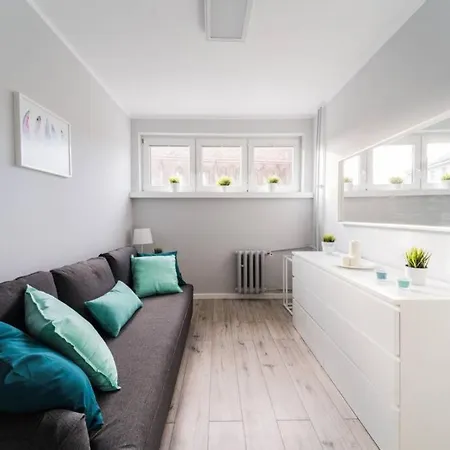 4 On Martket Square - View - 150 M Town Hall *